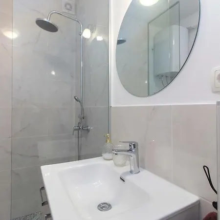 Olivette Apartment *