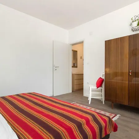 Olivette Apartment *