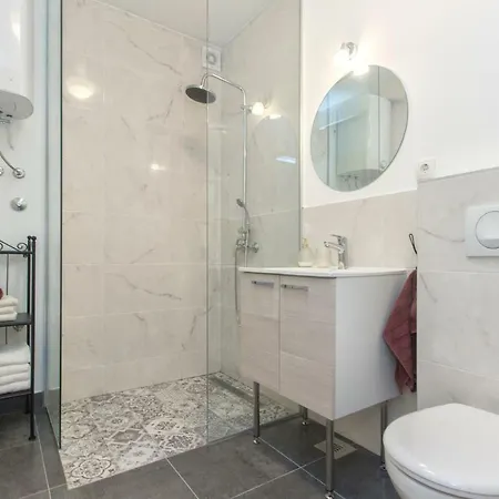 Olivette Apartment *